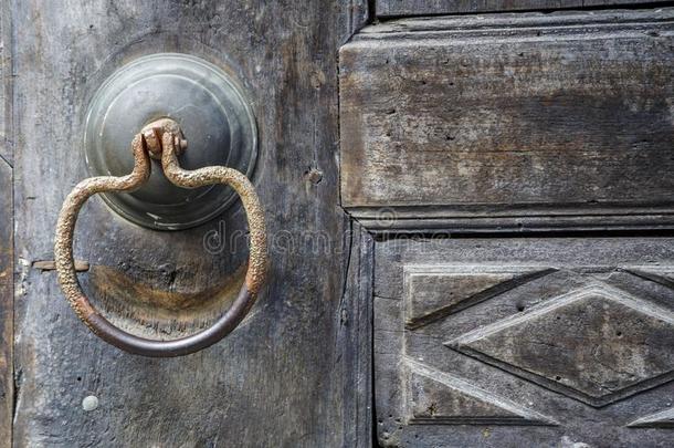古老的门手感向古老的门