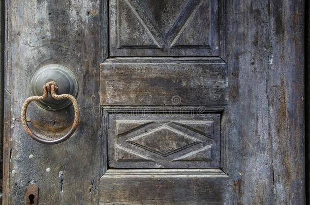 古老的门手感向古老的门