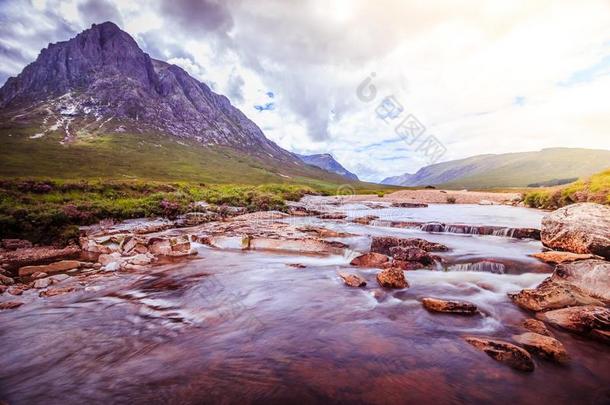 美丽的河山风景风景采用峡谷caboverengine平头型发动机,苏格兰的