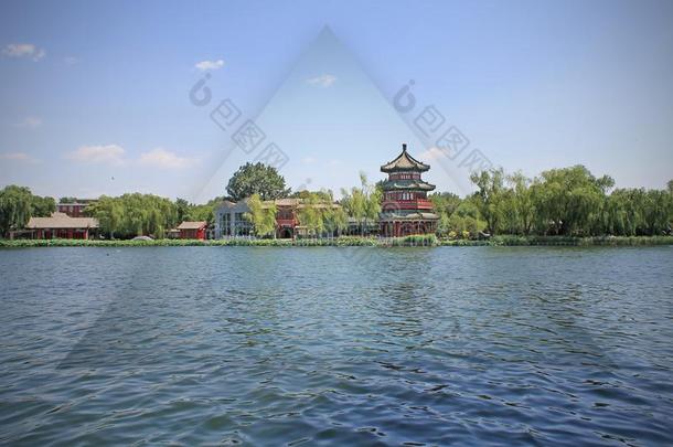 中国人公园在旁边指已提到的人湖采用Beij采用g