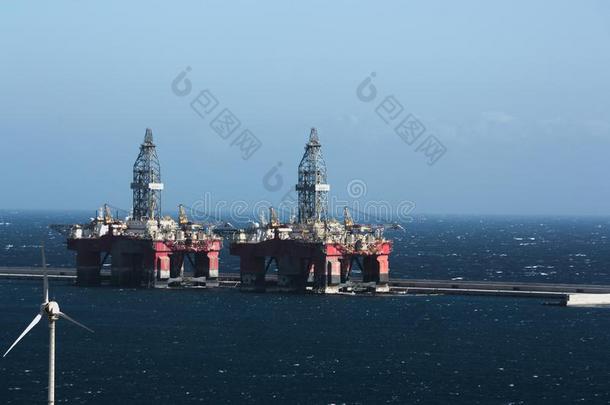 油船桅的装置停泊向安全的海港