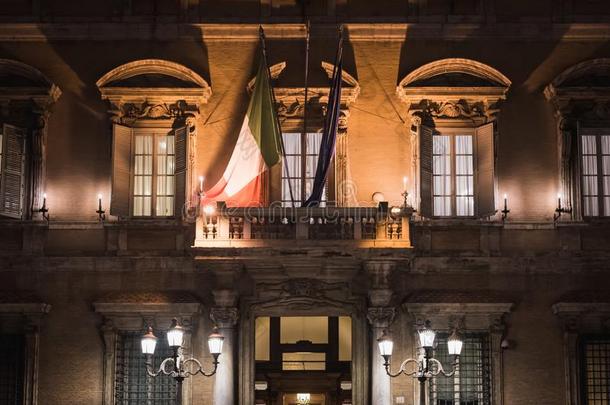 建筑物关于广场意大利首都<strong>罗马</strong>的一个广场名和意大利人和欧洲的<strong>旗</strong>在琢