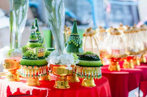 订婚碗为ThaiAirwaysInternational泰航国际订婚典礼.新娘价格放置,英语字母表的第13个字母