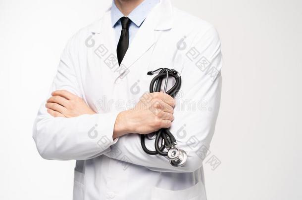 微笑的医学的工人采用白色的上衣向白色的.