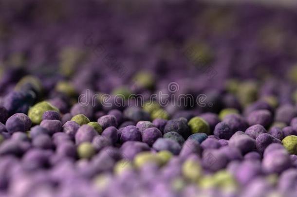 紫色的矿物肥料,持续很久的行动和微量元素,