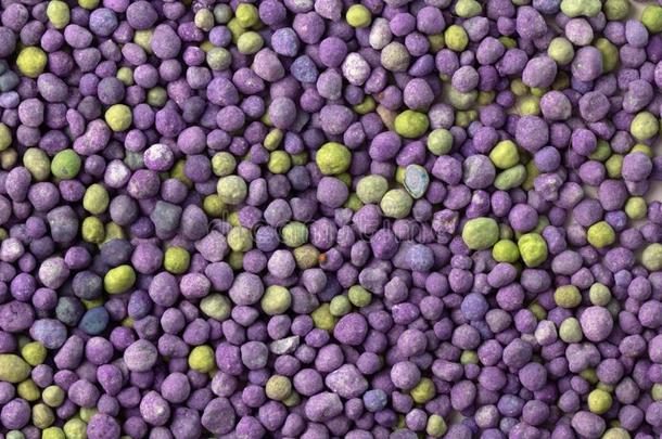 紫色的矿物肥料,持续<strong>很久</strong>的行动和微量元素,
