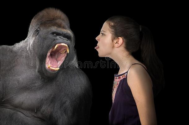 无畏的年幼的女孩和一一gry大猩猩