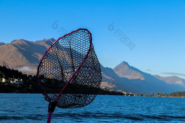 捕鱼新的西兰岛南方岛湖和山