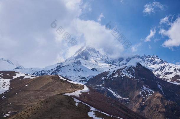 登上卡兹贝克-一潜伏的成层<strong>火山</strong>采用高加索<strong>山脉</strong>