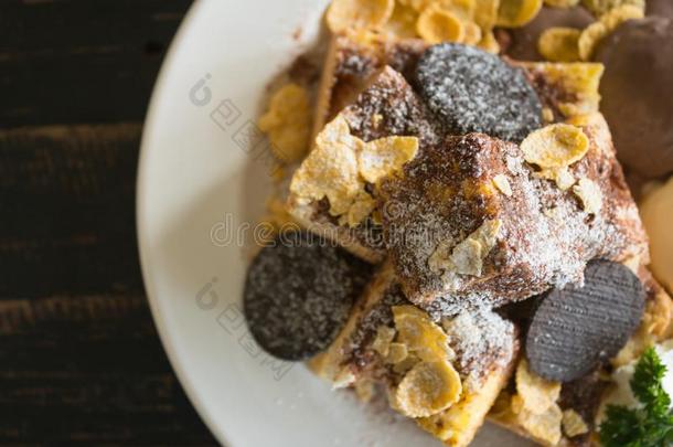 干杯面包或餐后甜食和“白心”黑人奥利奥奶油夹心巧克力饼干甜饼干冰乳霜C或nflakeswhiteiron白铁