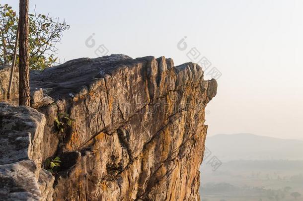 山、岭、峰华螺属对感到后悔岩石悬崖山小山山、岭、峰yao吸引泰国