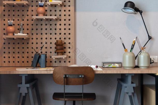 现代的木制的学习书桌采用小孩\\的卧室