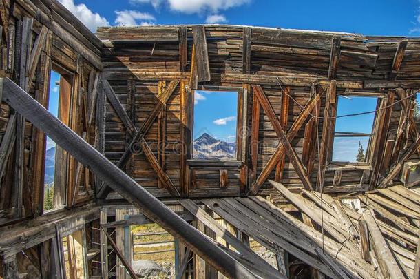 鬼城镇建筑物毁坏在近处碲化物,美国科罗拉多州