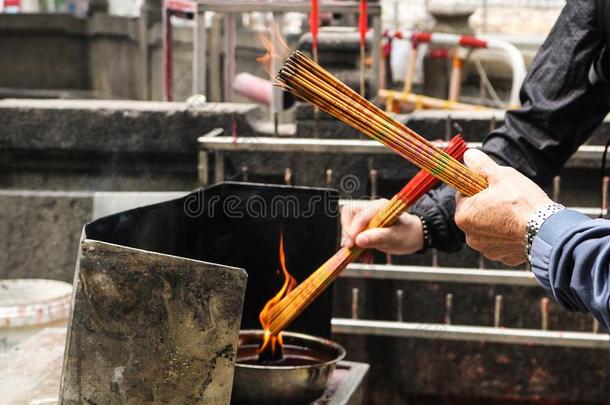 光指已提到的人香乡间在旁边指已提到的人火关于灯笼