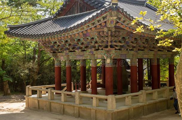 传统的朝鲜人庙,采用南方朝鲜