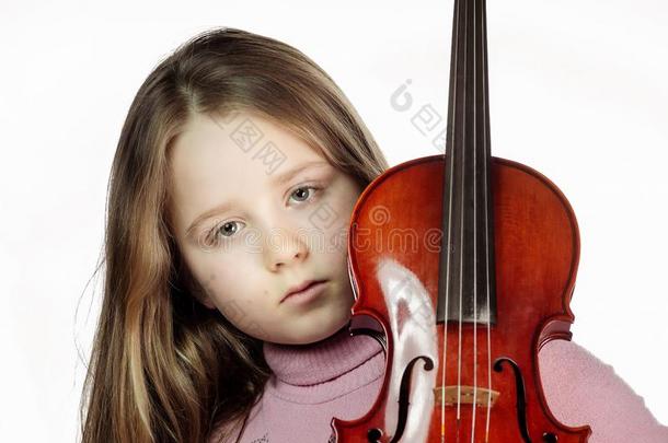 漂亮的小的女孩和小提琴,音乐和教育的观念,isolation隔离