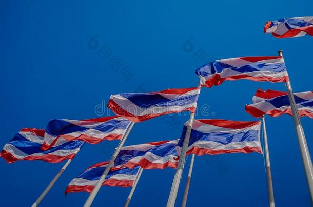 国家的旗关于泰国和蓝色天背景.