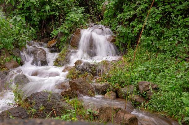 山河河流瀑布新鲜的森林/风景自然