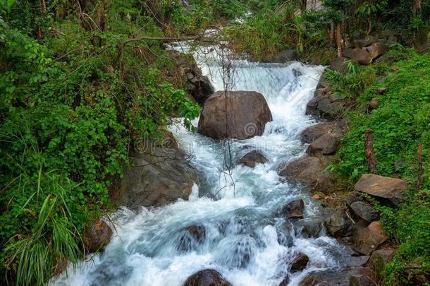 山河河流瀑布新鲜的森林/风景自然