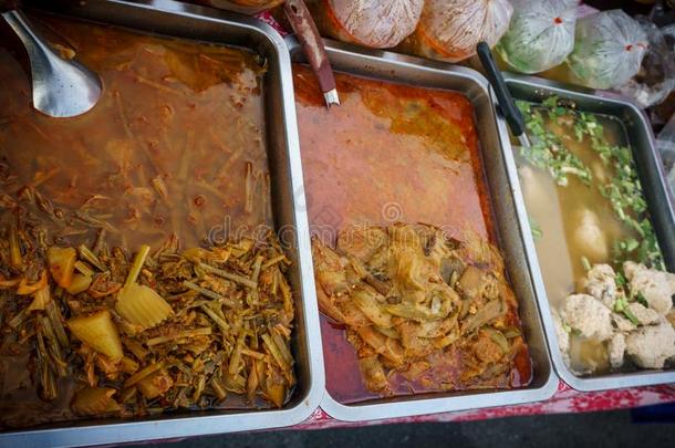 许多美味的ThaiAirwaysIntern在i向al泰航国际食物stuff粮食向盘子在指已提到的人每日的新鲜的食物交易