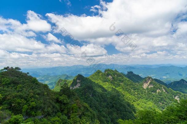 指已提到的人迷人的夏风景关于武当山采用Ch采用a