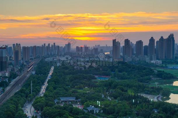 武汉城市日落风景采用夏
