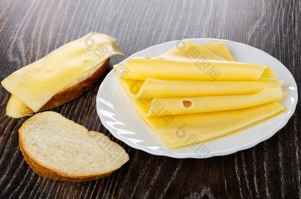 三明治和黄油,奶酪,块关于面包,部分关于奶酪我