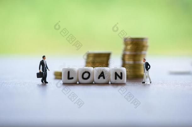商人财政的贷款协商为出借人和借钱人英语字母表的第15个字母