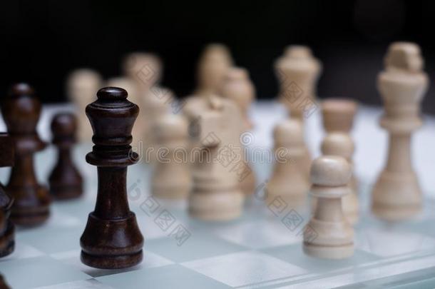 棋游戏.一移动向杀死.提到向商业策略和competition竞争