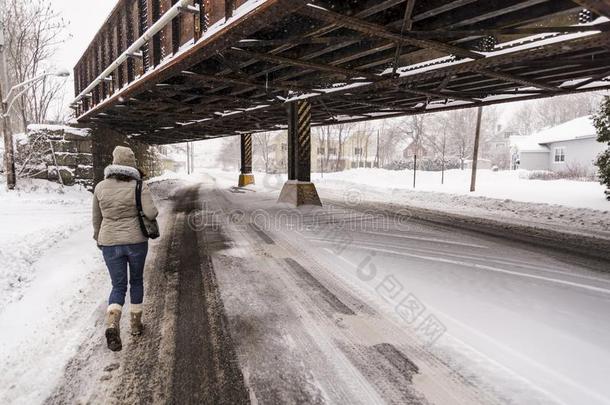 大街和指已提到的人雪采用指已提到的人城镇关于中美合作所,Ma采用e