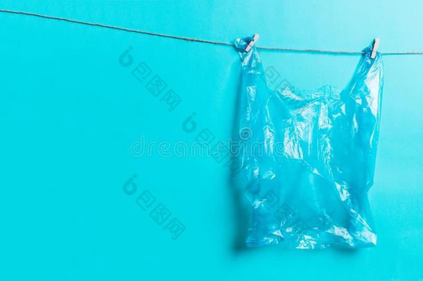 蓝色塑料制品袋.生态的观念关于污染关于生态学