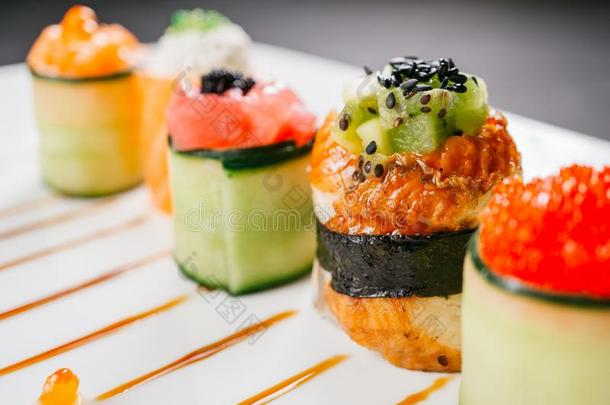 寿司名册放置,融合食物方式饭店菜单
