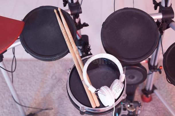 音乐,业余爱好,音乐的器具观念-鼓和鼓sticks