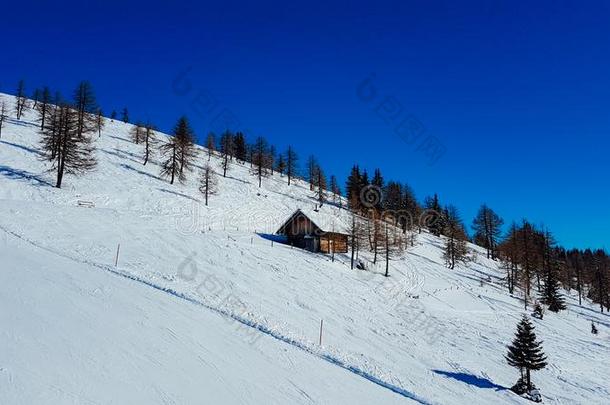 奥地利-小屋向指已提到的人滑雪斜坡