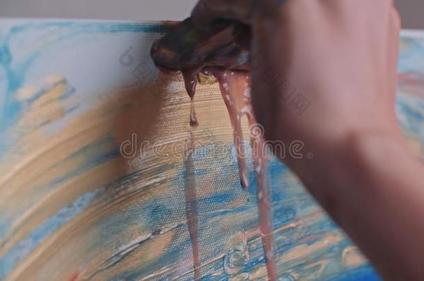 艺术家绘画颜料一照片关于油p一int刷子