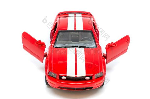 照片关于红色的<strong>玩具模型</strong>汽车隔离的向白色的背景
