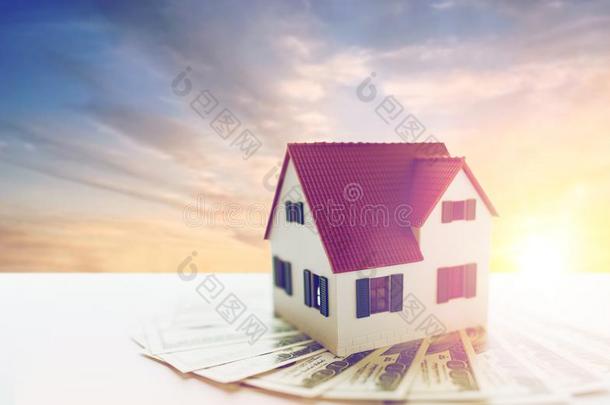 关在上面关于家或<strong>房屋模型</strong>和钱