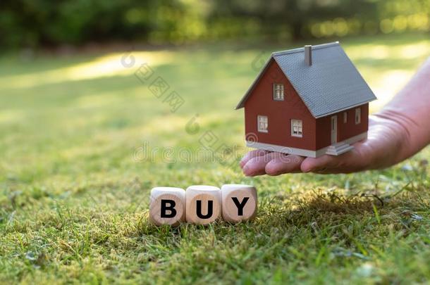 观念为购买一房屋.一h一nd保存一模型房屋一bove一英语字母表的第13个字母