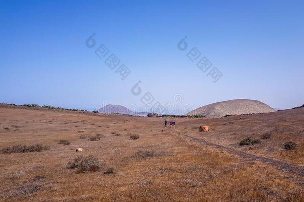 走通过指已提到的人火山和沙化病山谷关于兰萨罗特岛,Cana加拿大