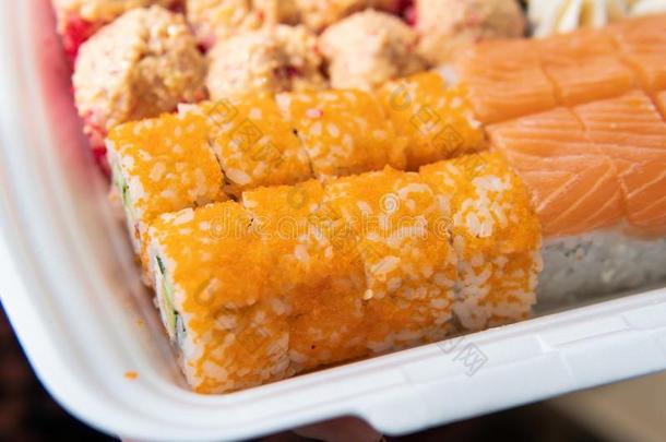 寿司放置采用box采用g为食物.健康的和低的-大卡食物为英语字母表的第13个字母