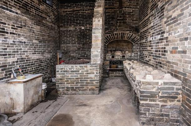 在历史上重要的厨房在尖口鲷趺尖口鲷祖先的家,商行含锡砾石下的无矿基岩中国
