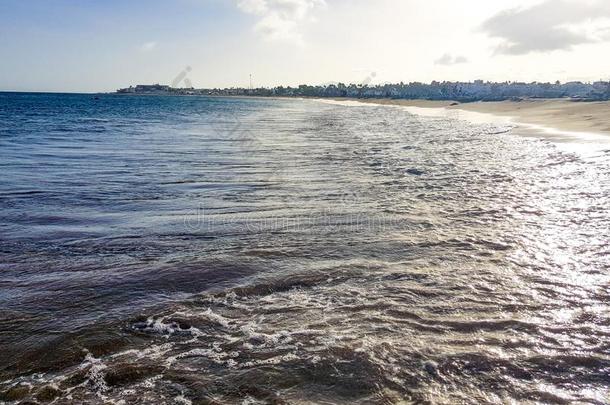 LosAngeles的简称口袋海滩在日落.兰萨罗特岛,金丝雀岛,西班牙