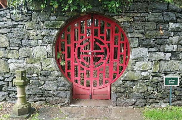 上锁的红色的门在<strong>中国</strong>人花园和aux.构成疑问句和否定句不<strong>进入</strong>符号