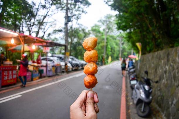 大街食物,手佃户租种的土地深的喝醉了的<strong>虾球</strong>向指已提到的人木制的英文字母表的第19个字母