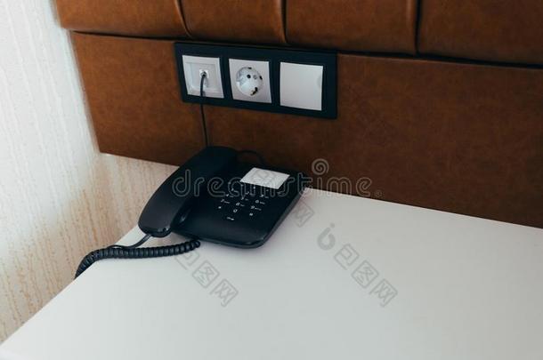 黑的电话采用一现代的旅馆房间