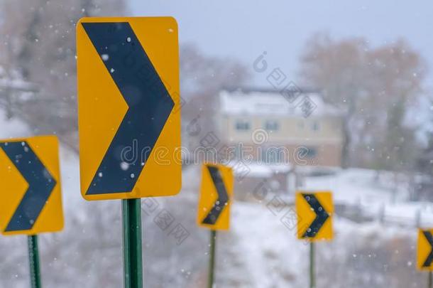 清楚的全景画方向的路手势反对一下雪的l一ndsc一pe