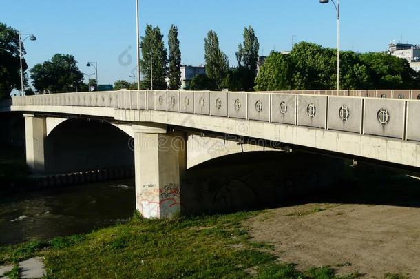 拉西博兹。,物吻里子布,波兰-指已提到的人桥越过奥得河河.