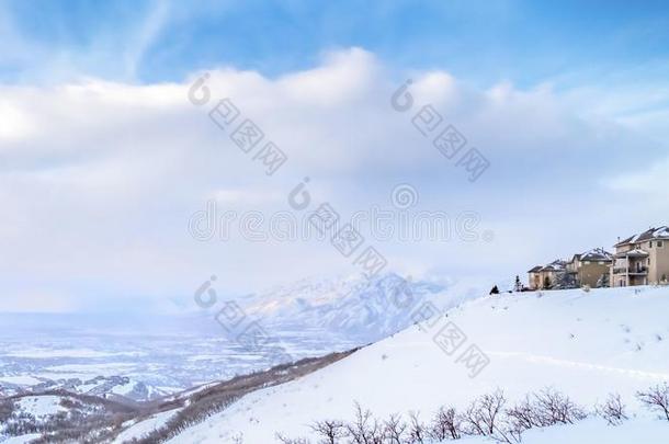 清楚的全景画全景的看法关于一令人晕倒的下雪的mount一in一g一in