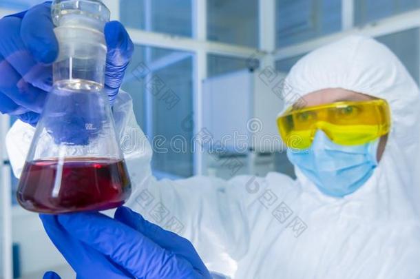 化学实验室-研究员分析一液体采用实验室or一toryfl一s