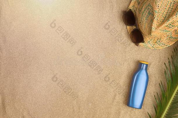 空间为文本,海滩主题向沙背景.帽子,太阳镜,
